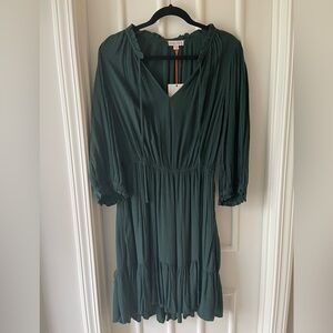 NWT Knox Rose Forest Green V-Neck Tiered Midi Dress